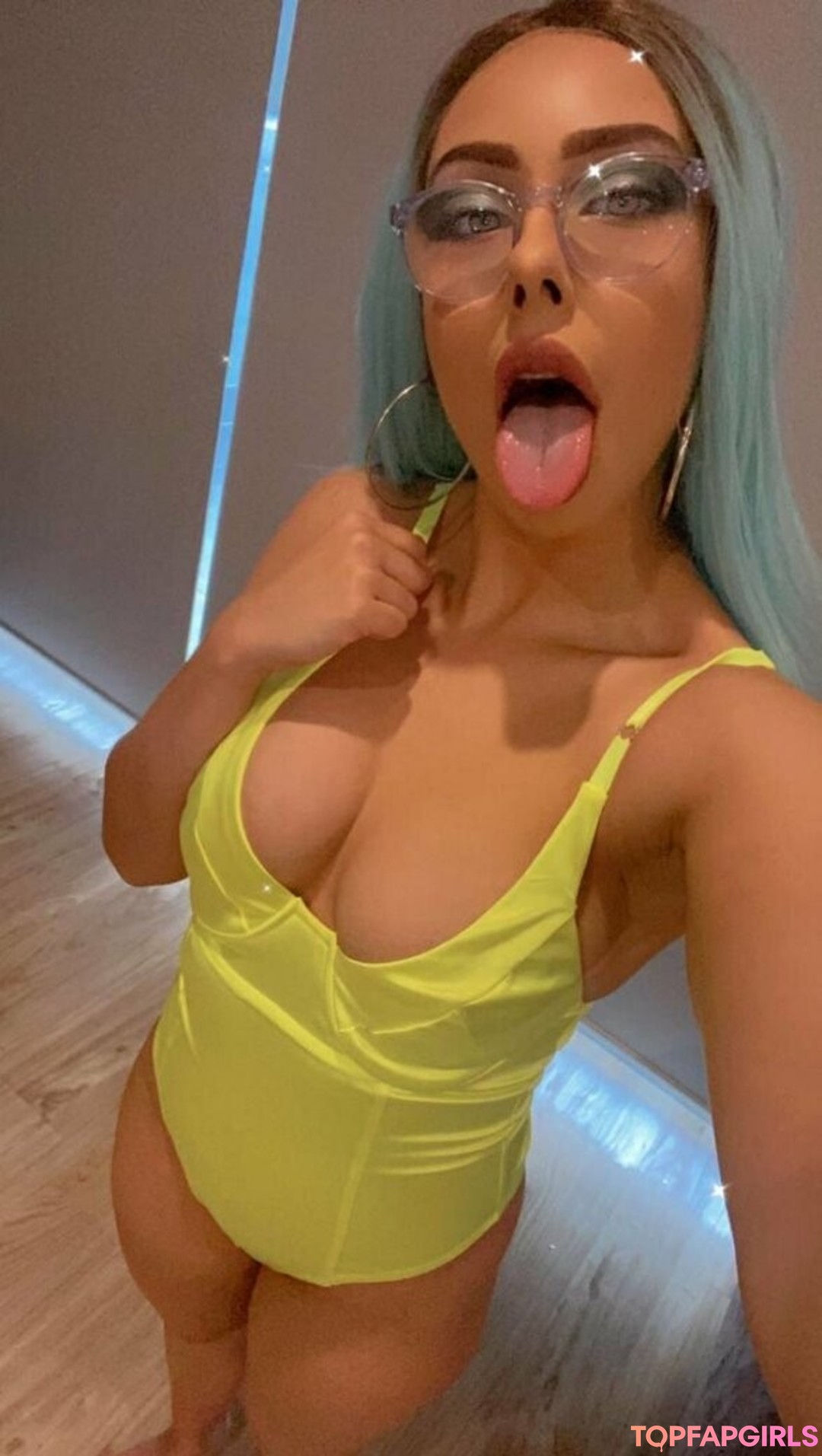 cminx07free model porn pic