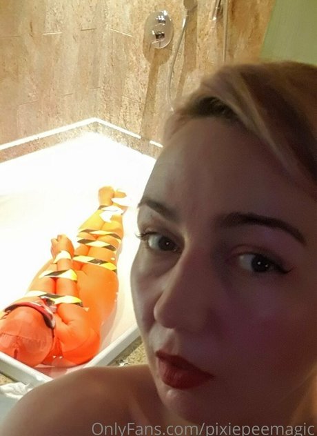 pixiepeemagic star nude pic