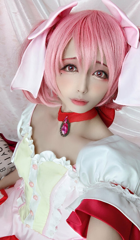 cosplayers momodayo art actress gallery