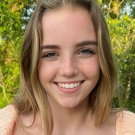 KayleighRhoads star pretty photo