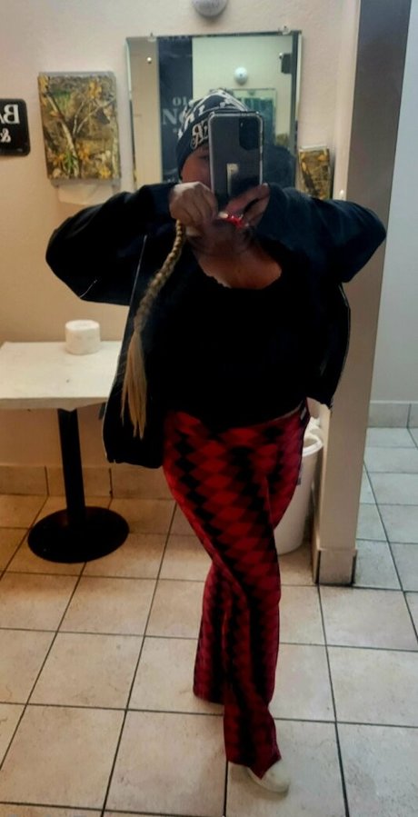 ms molly small nudes actress gallery