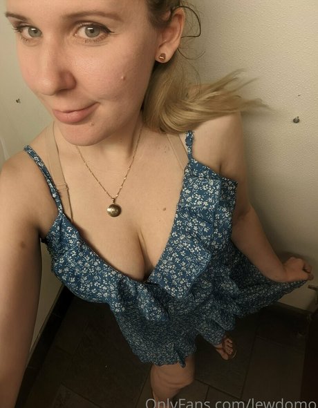 lewdomo pornstar top images