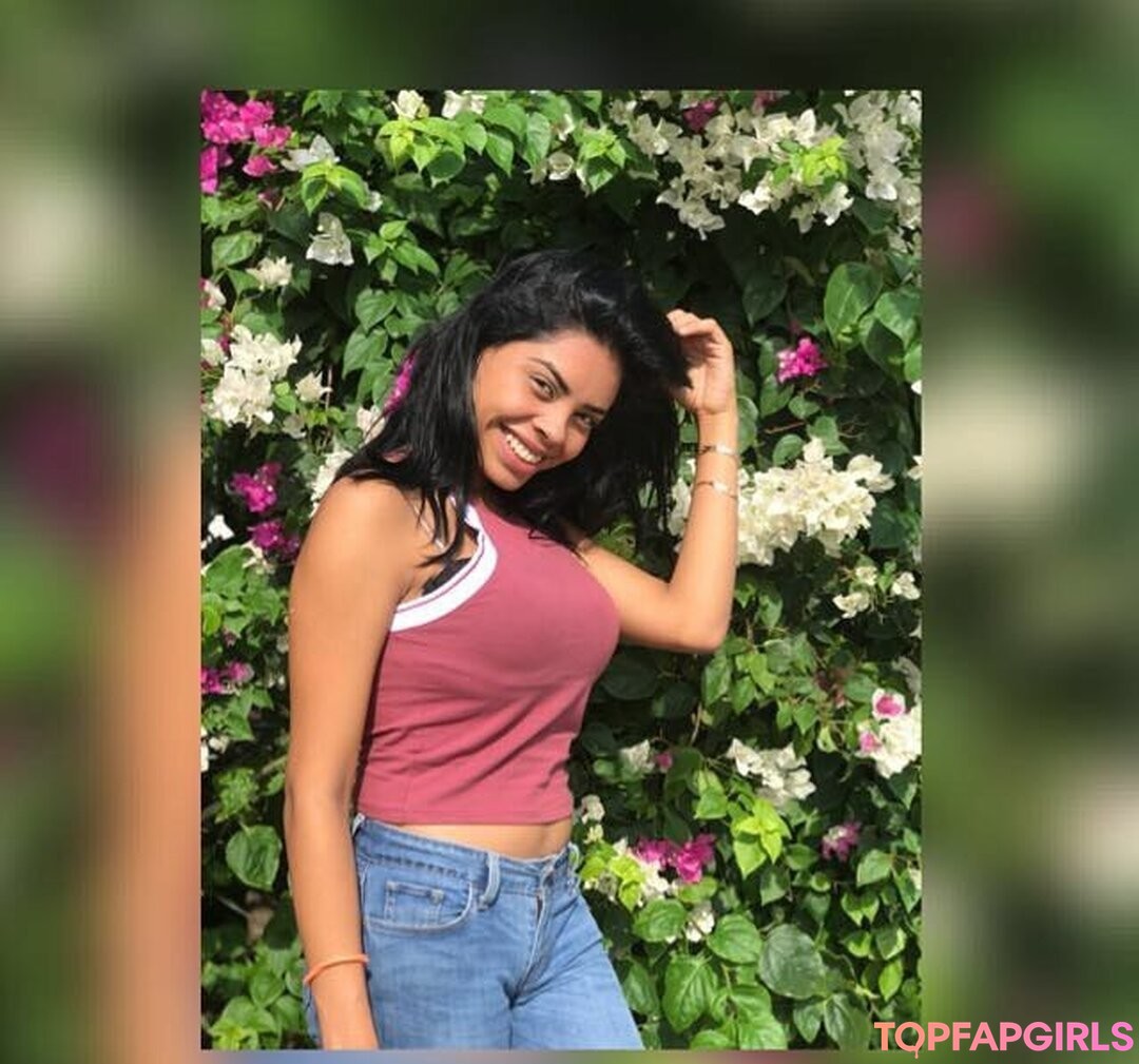 Karen Garcia beautiful actress img