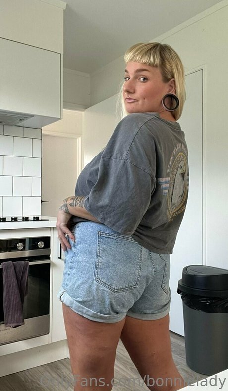 bonnielady star nudes gallery