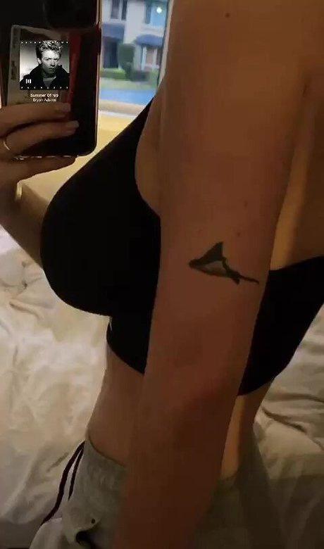 curvy lesbian onlyfans art nude galleries