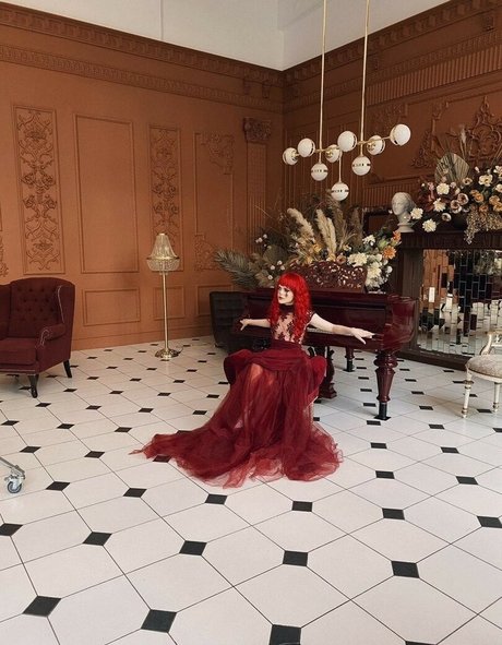 Di Simon model pornographic pics