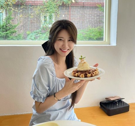 Lee Hayun sex model gallery