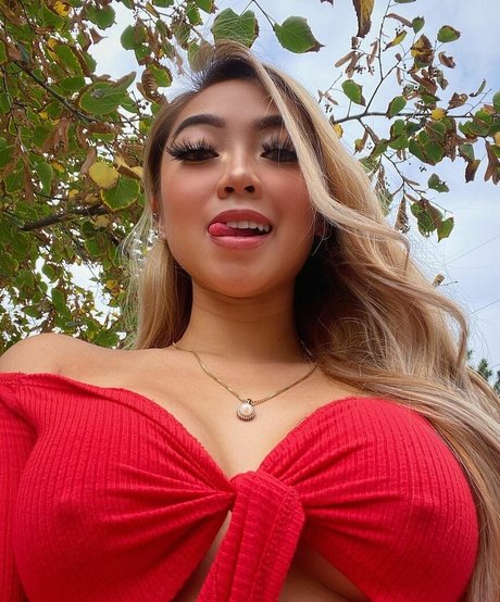 Lysa Joanna Chan exclusive actress gallery