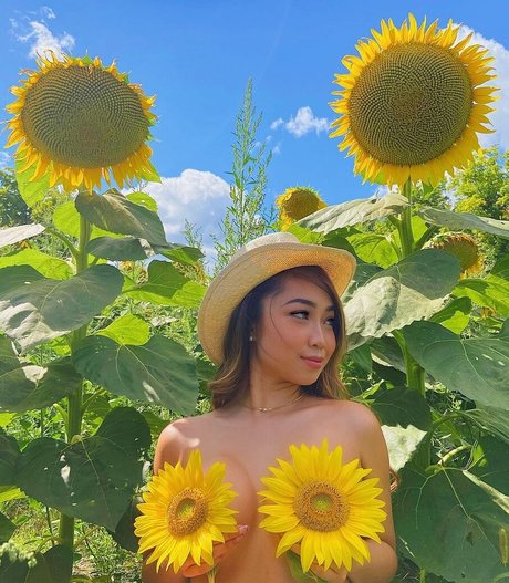 Lysa Joanna Chan model exclusive gallery