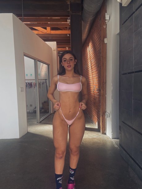 SophGara naked model img