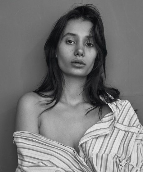 Jennifer Laptiacru naked star image