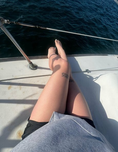 babyski mask adult model picture