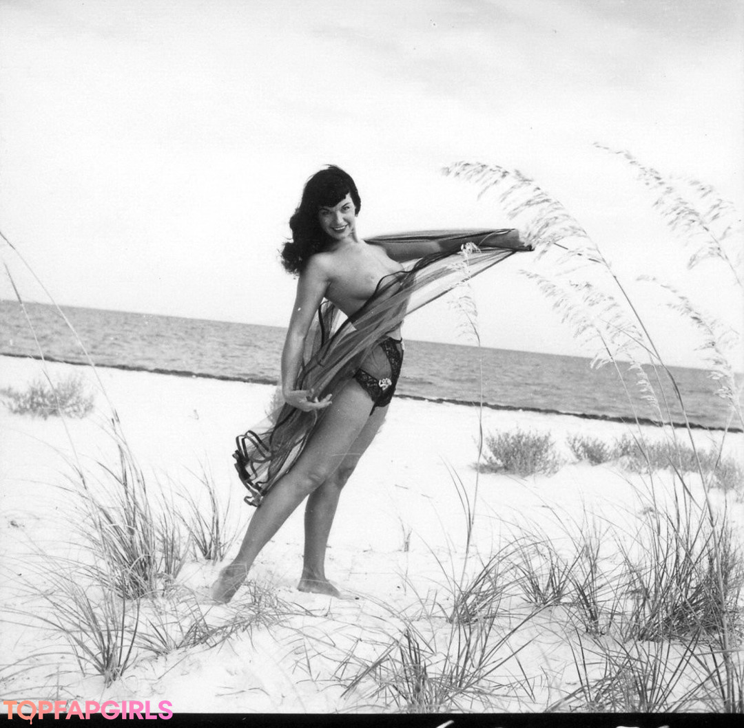 Bettie Page pornstar pretty pics