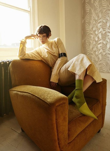 Jessie Buckley model xxx gallery