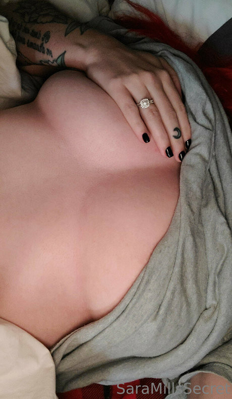 Sara Mills model adult pics