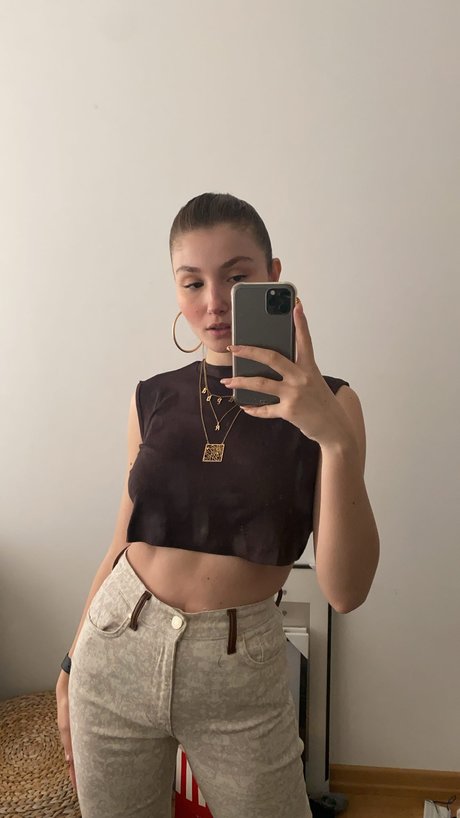 Ilayda Akdogan adult actress archive