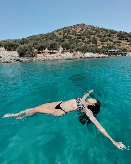 Ilayda Akdogan model art photos