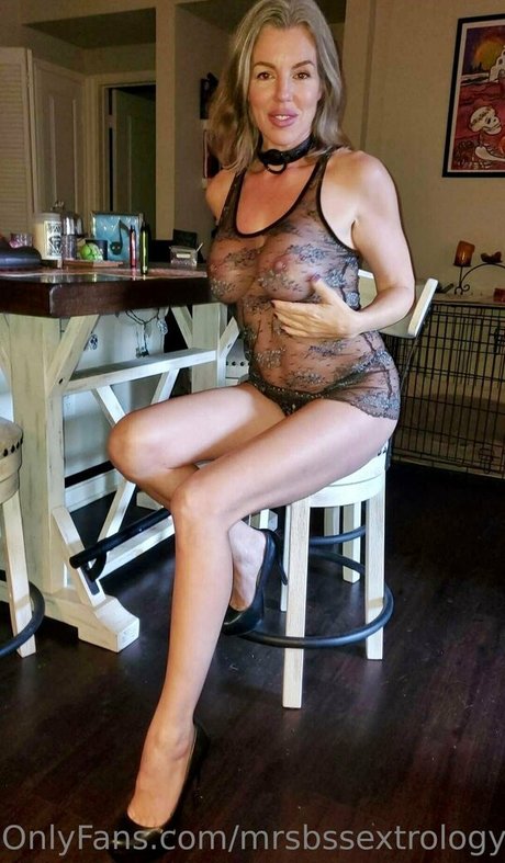 mother daughter onlyfans pornographic picture