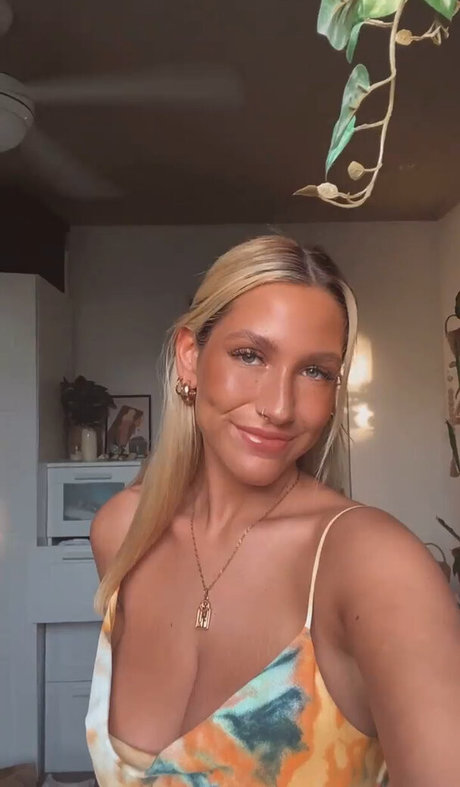 Ariel D adult star picture