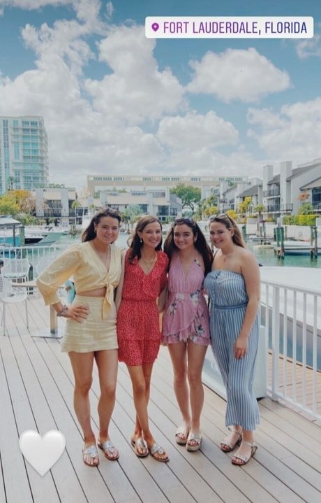 Olivia H model beautiful pic