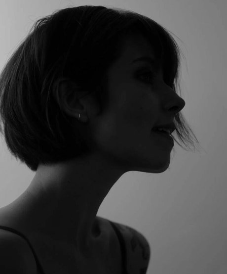 Soe Gwchwind nice pornstar img