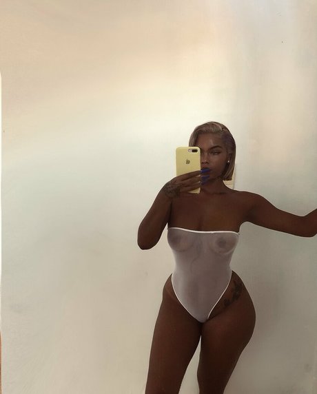 Polisavage star nudes image