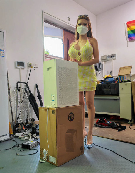 Naomi Wu star high quality gallery