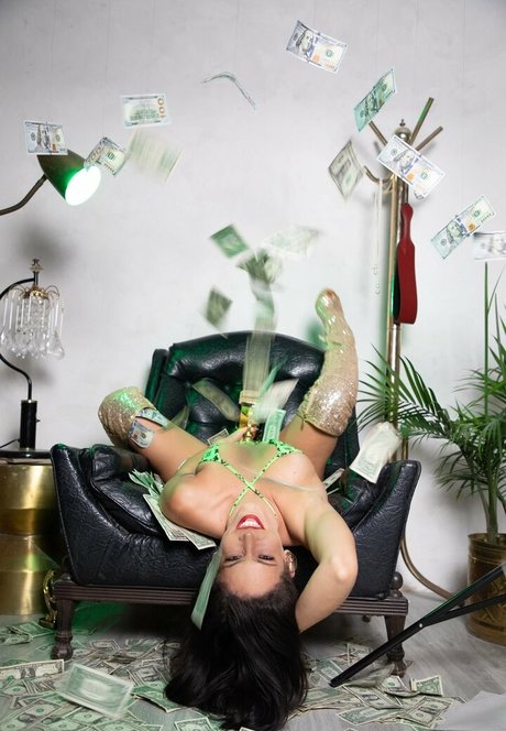 femdom model xxx pics