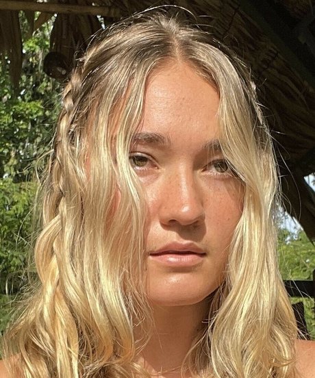 Margo Renate pretty actress pictures