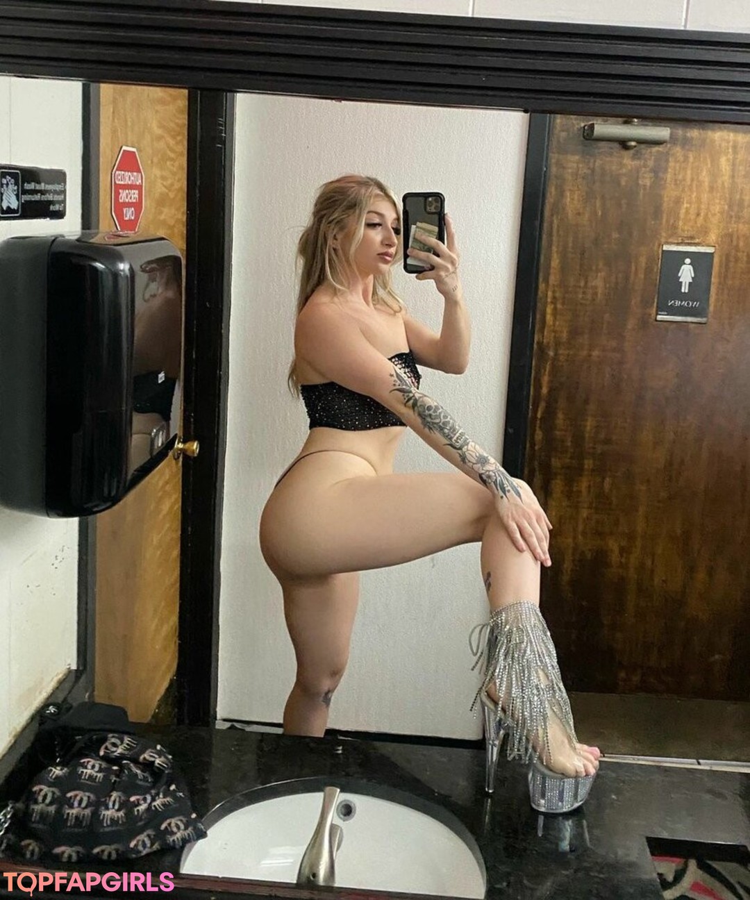 beautiful ladyboy onlyfans art nude pics
