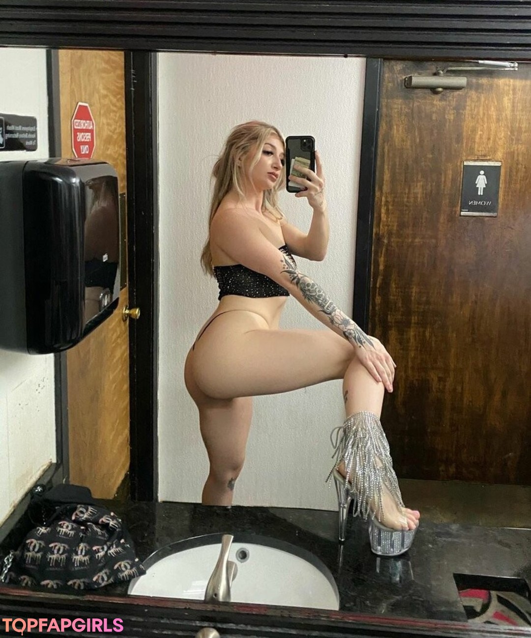 tori2toxic model exclusive pics