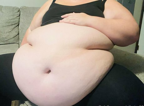 ella jo 28 exclusive actress photo