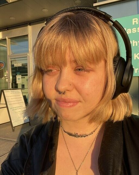 Hickorymoth erotic actress image