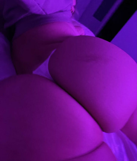 skinny brunette onlyfans sexy naked pictures