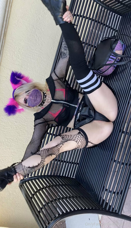 venomroseexotic sex model photos