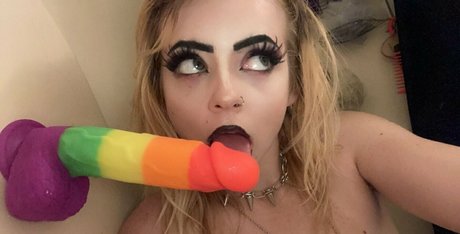 venomroseexotic nice model pic