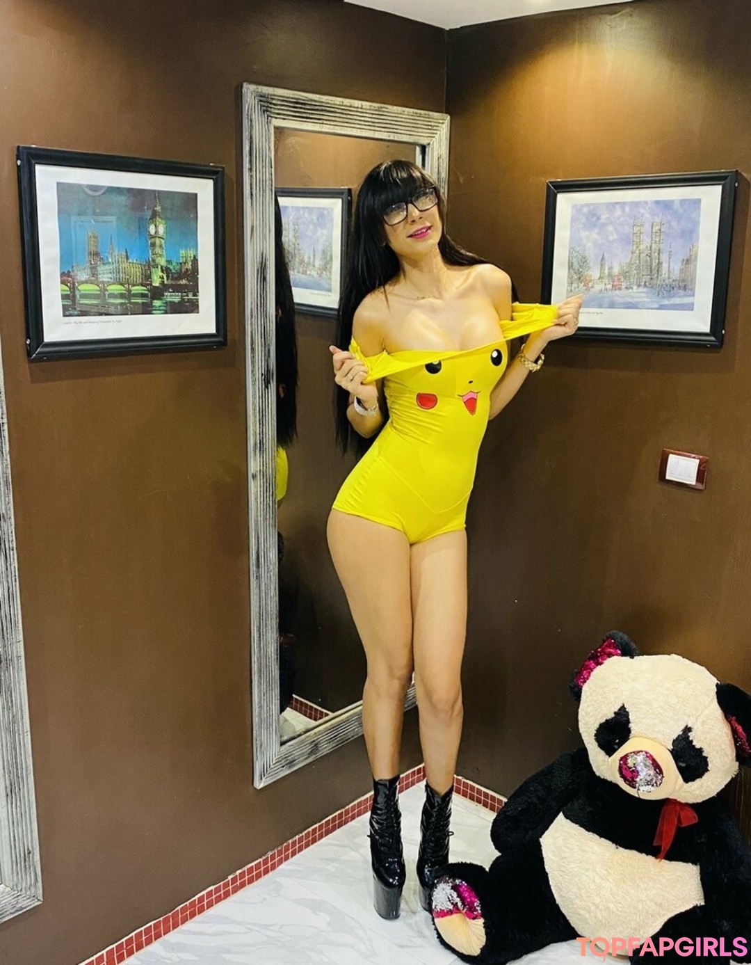 italian milf onlyfans art porn photo