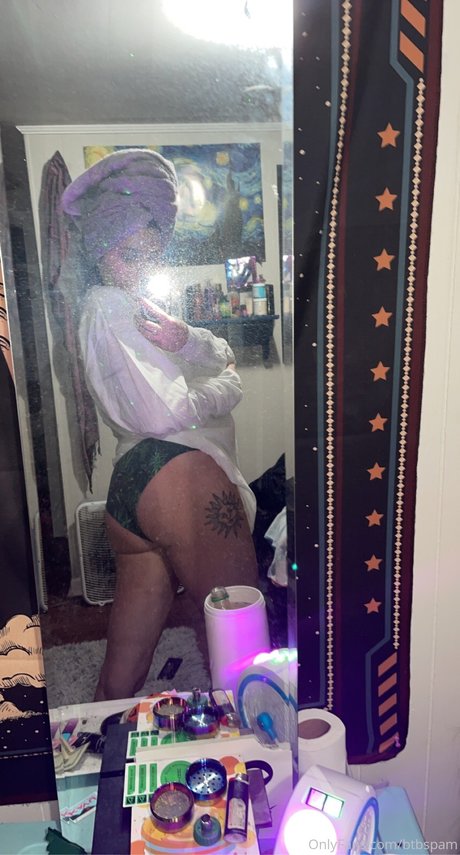 btbspam pretty model pics