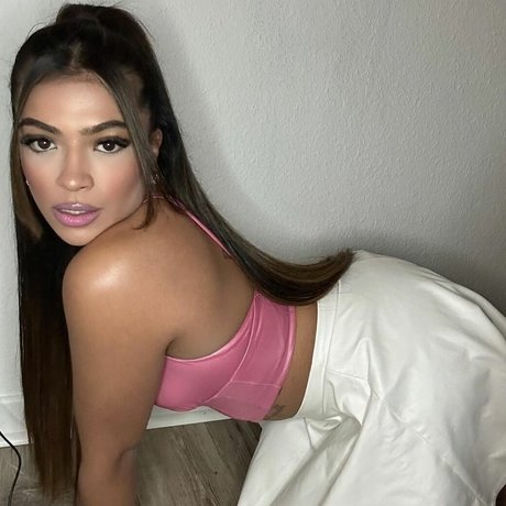 skinny brunette onlyfans free sexy pic