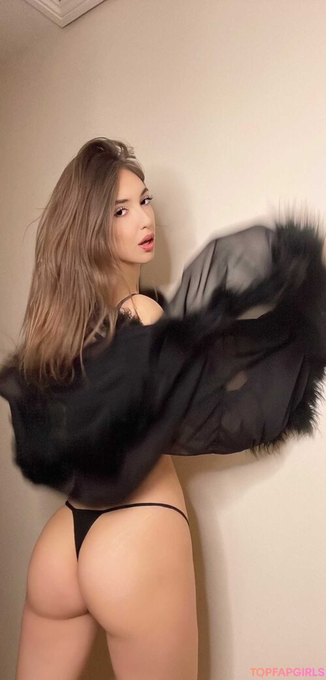 Coral Larsen sexy star gallery