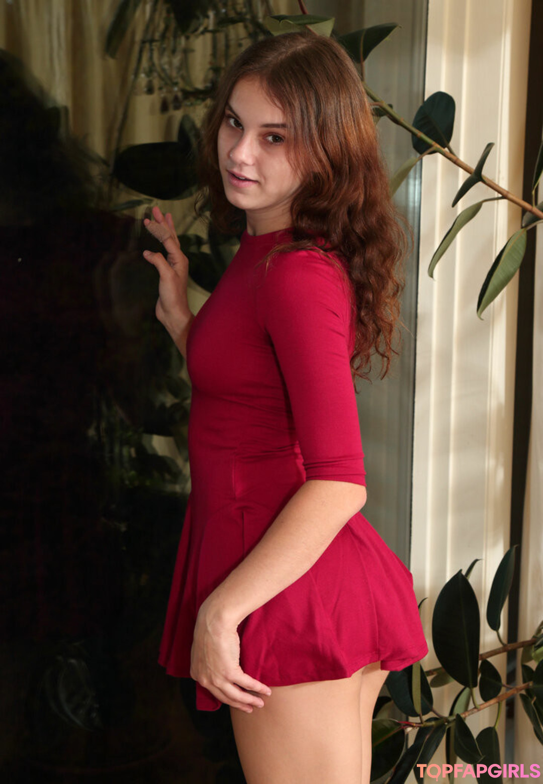 Ellie Eilish nude model images