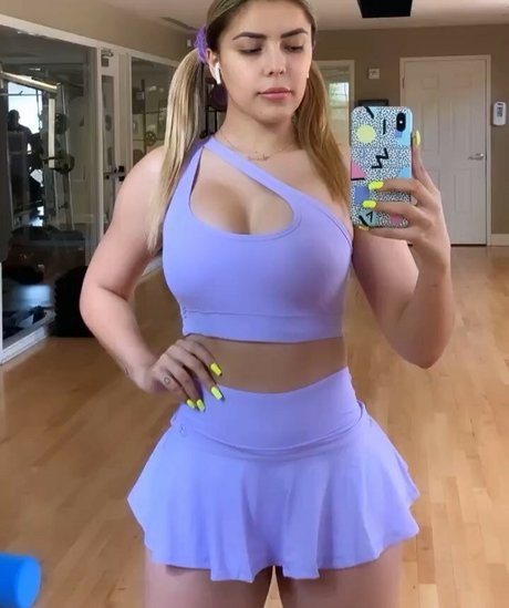 Viviane Lomelin high quality actress pictures