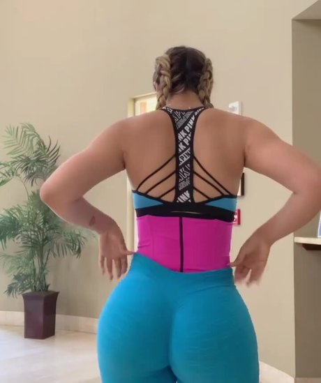 Viviane Lomelin star top archive