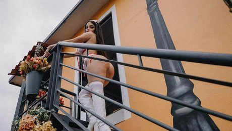 thick asian onlyfans xxx photos