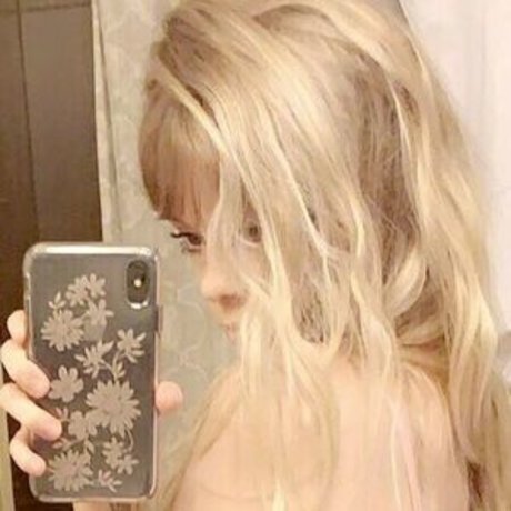 Kittenxx nude pornstar archive