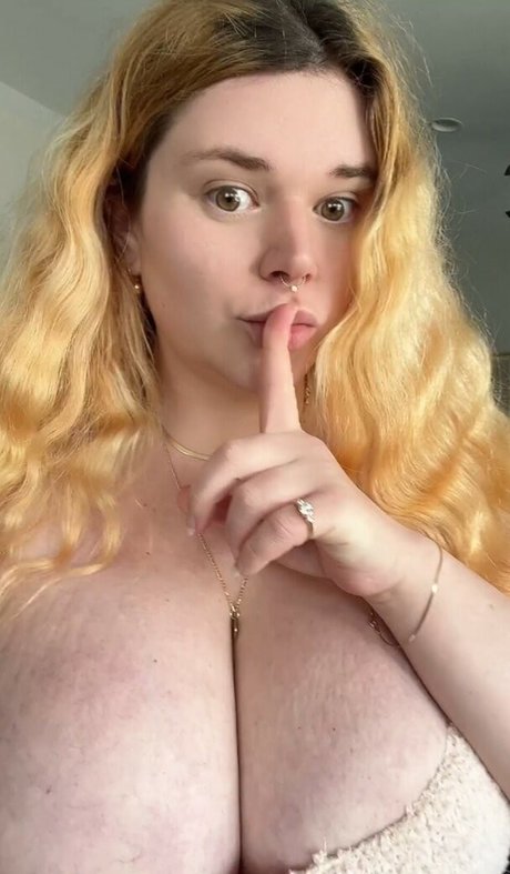 Penny Underbust pornstar high quality pictures