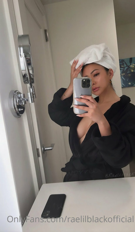 RaeLilBlack art star archive