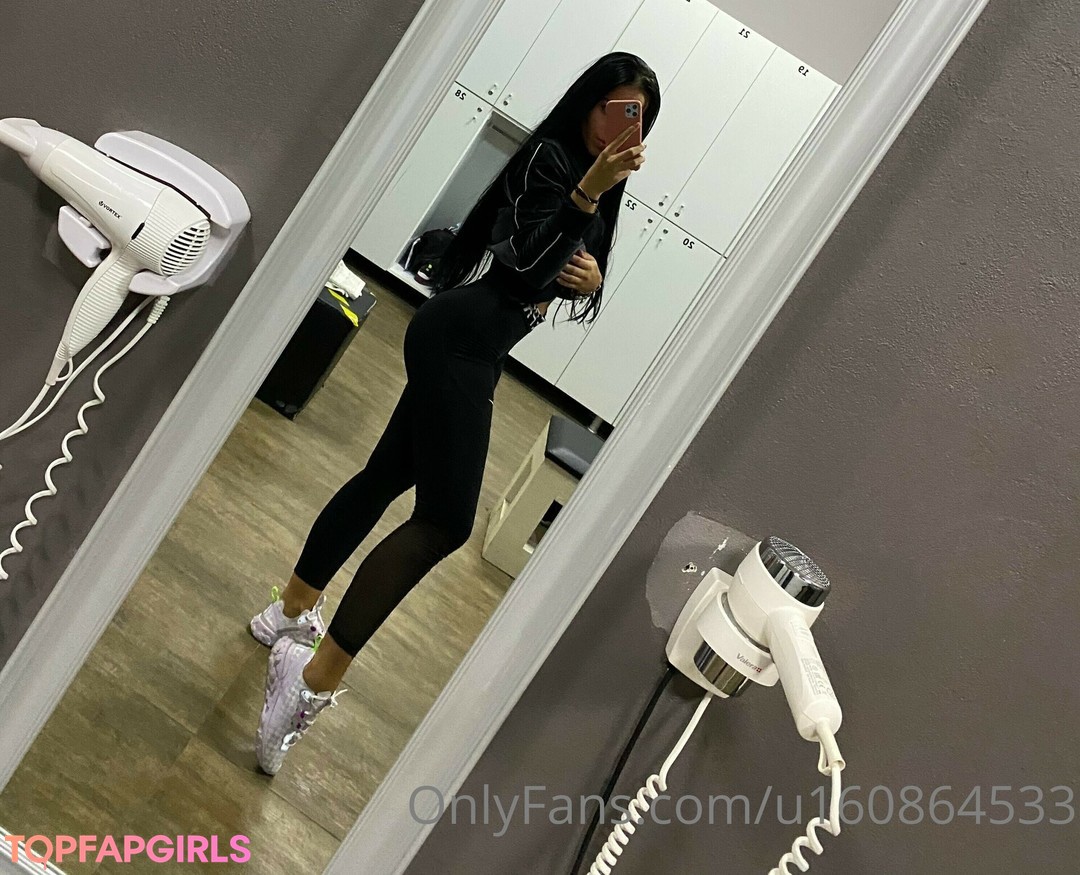 venezuela onlyfans pornographic images