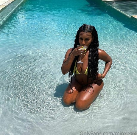 Minx XXX model nude picture