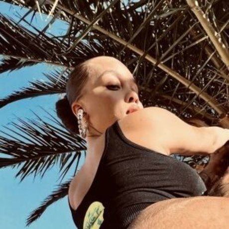 tiny onlyfans hot naked image